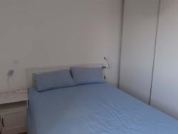 Galice : Apt neuf, deux chambres, balcon et parking
