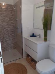 Galice : Apt neuf, deux chambres, balcon et parking