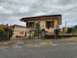 463 - Maison sous-sol et garages